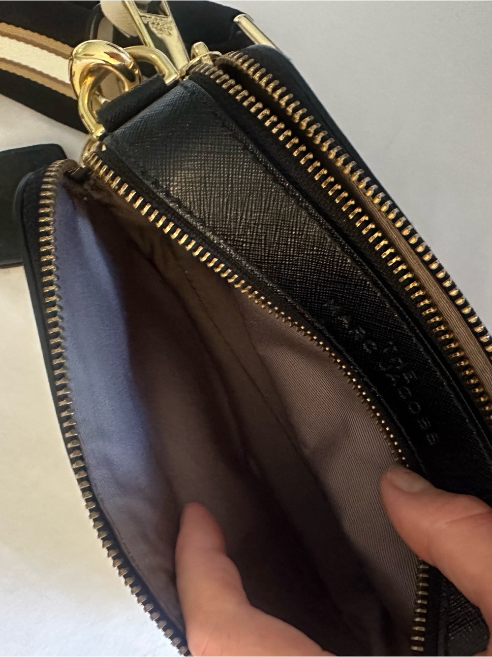 Marc Jacobs Cream Snapshot Camera Crossbody with Striped Black Strap - Picture 5 of 9